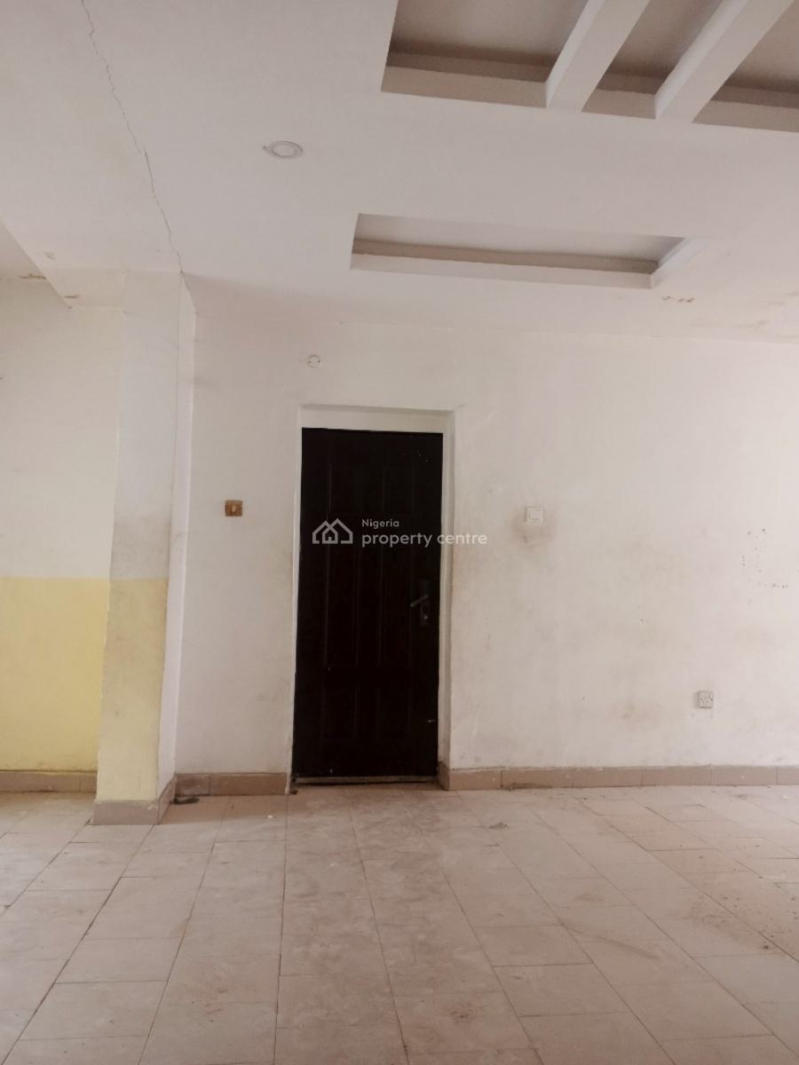 Fairly Used Solid 3 Bedroom Available in a Serene Area, Alagomeji, Yaba, Lagos, Flat / Apartment for Rent