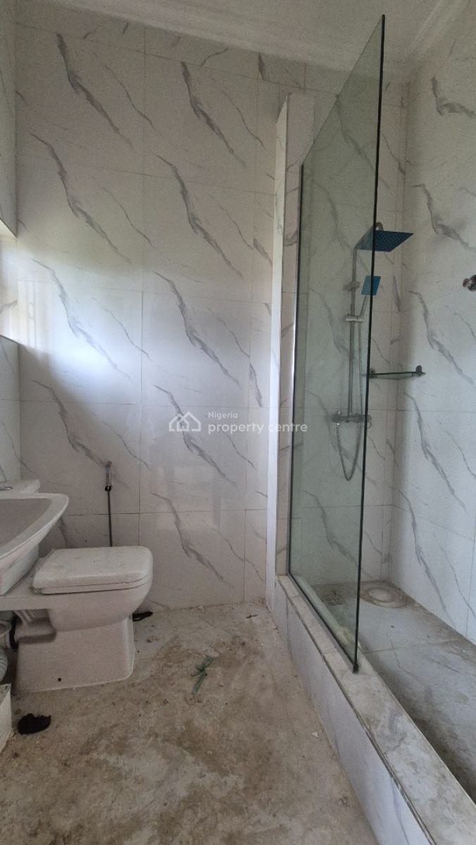 Very Spacious 3 Bedroom Flat in Gra Ikeja, Off Issac John Street Gra Ikeja, Ikeja Gra, Ikeja, Lagos, Flat / Apartment for Rent