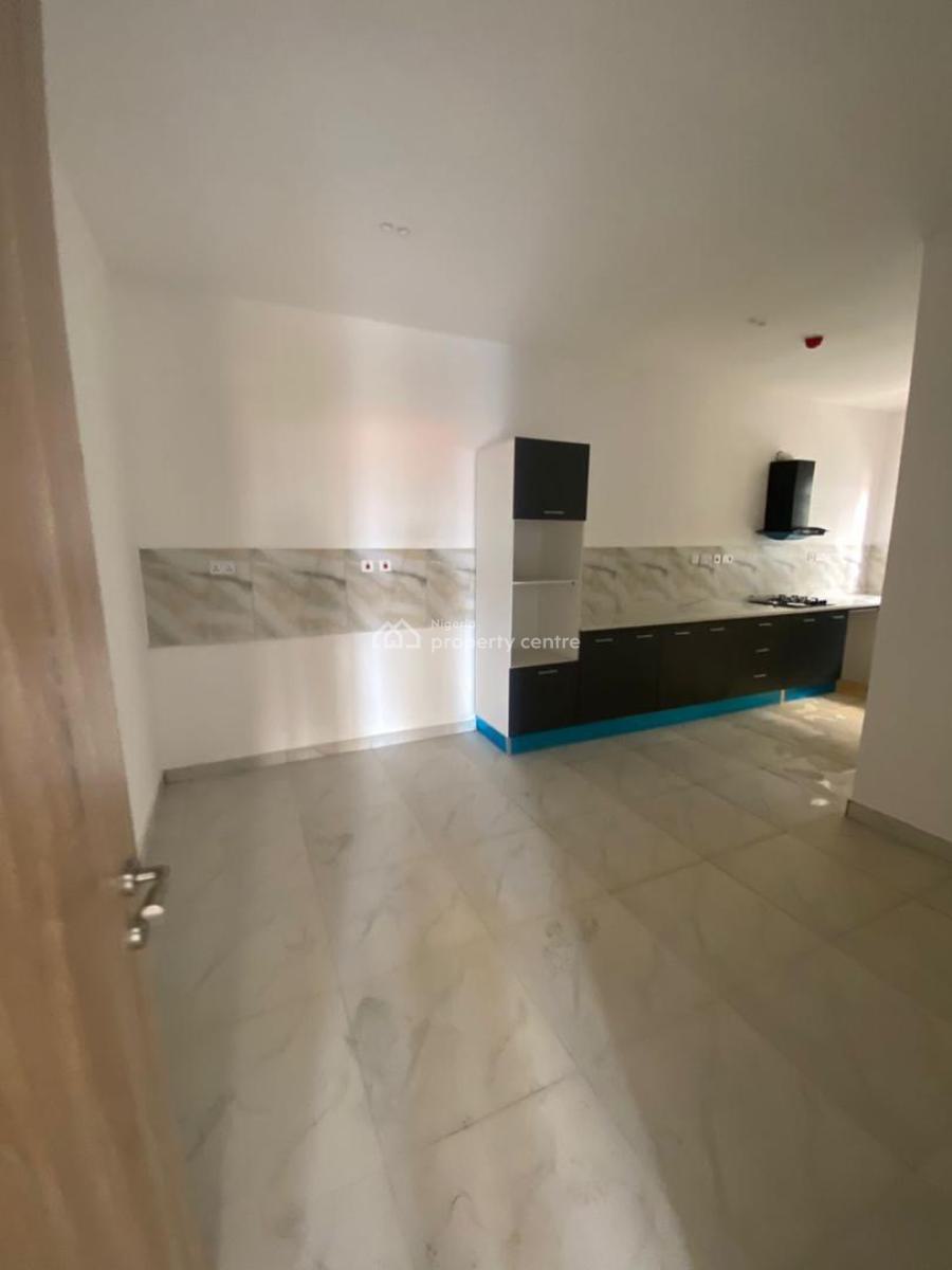 Luxury 2 Bedroom, Off Adebayo Doherty, Lekki Phase 1, Lekki, Lagos, Flat / Apartment for Rent