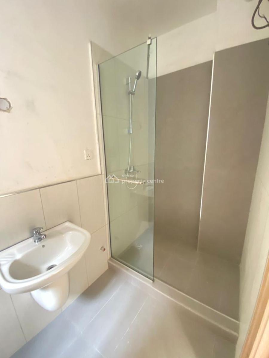 Luxury 2 Bedroom, Off Adebayo Doherty, Lekki Phase 1, Lekki, Lagos, Flat / Apartment for Rent