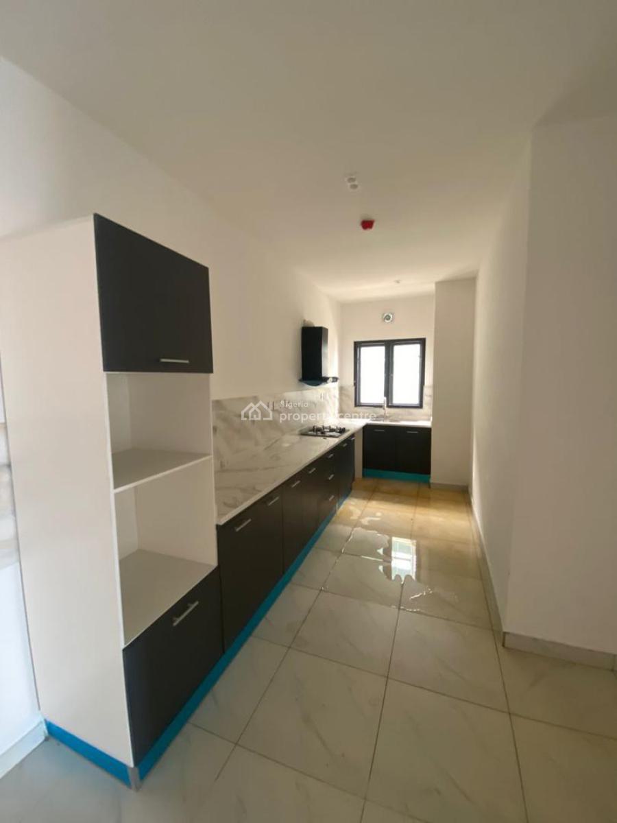Luxury 2 Bedroom, Off Adebayo Doherty, Lekki Phase 1, Lekki, Lagos, Flat / Apartment for Rent