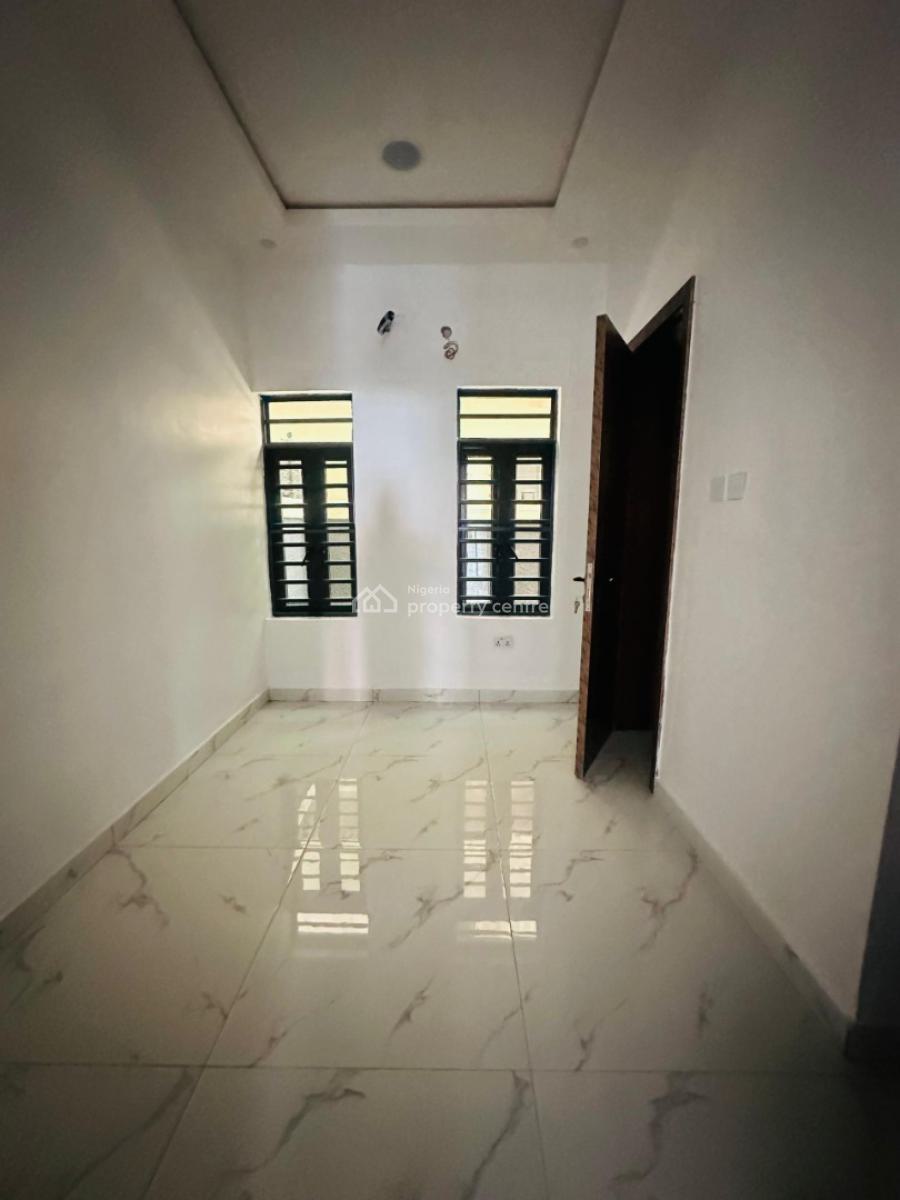 Beautiful Crafted 4 Bedroom Semi-detached Duplex Plus Bq, Gra Phase 1, Magodo, Lagos, Semi-detached Duplex for Sale