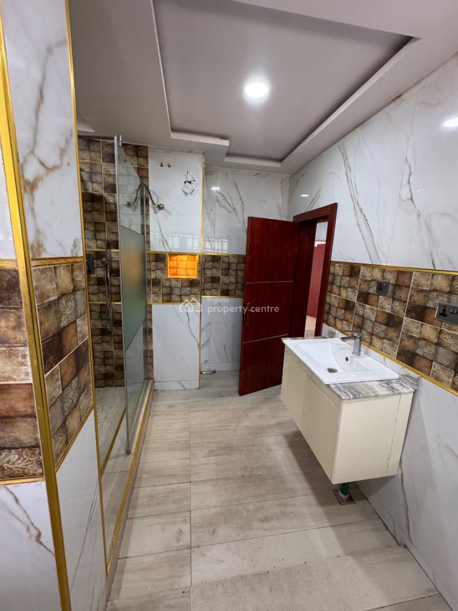 Spacious 5 Bedroom Fully Detached House with Bq, Vgc, Lekki, Lagos, Detached Duplex for Sale