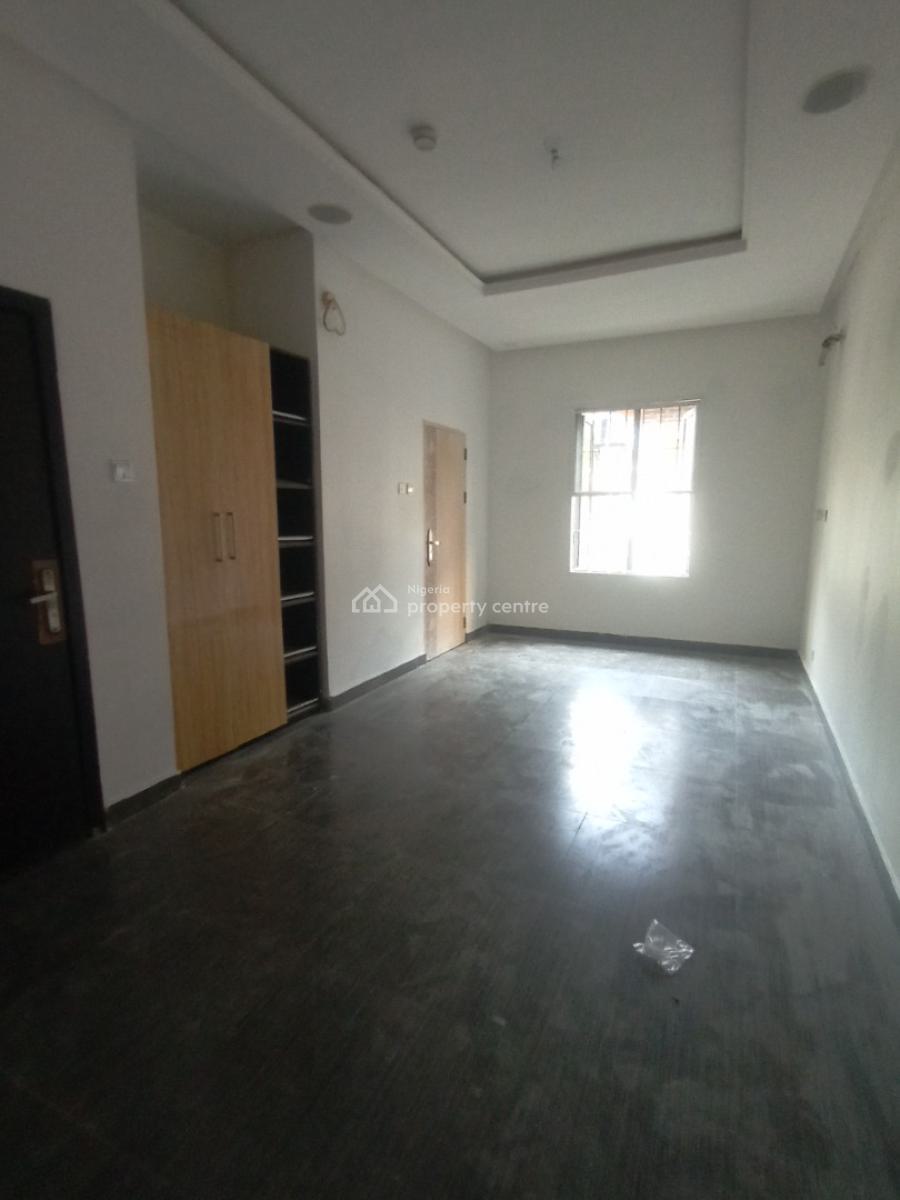 One Room Self Contained in a Shared Apartment, Chevron Drive, Lekki, Lagos, Flat / Apartment for Rent