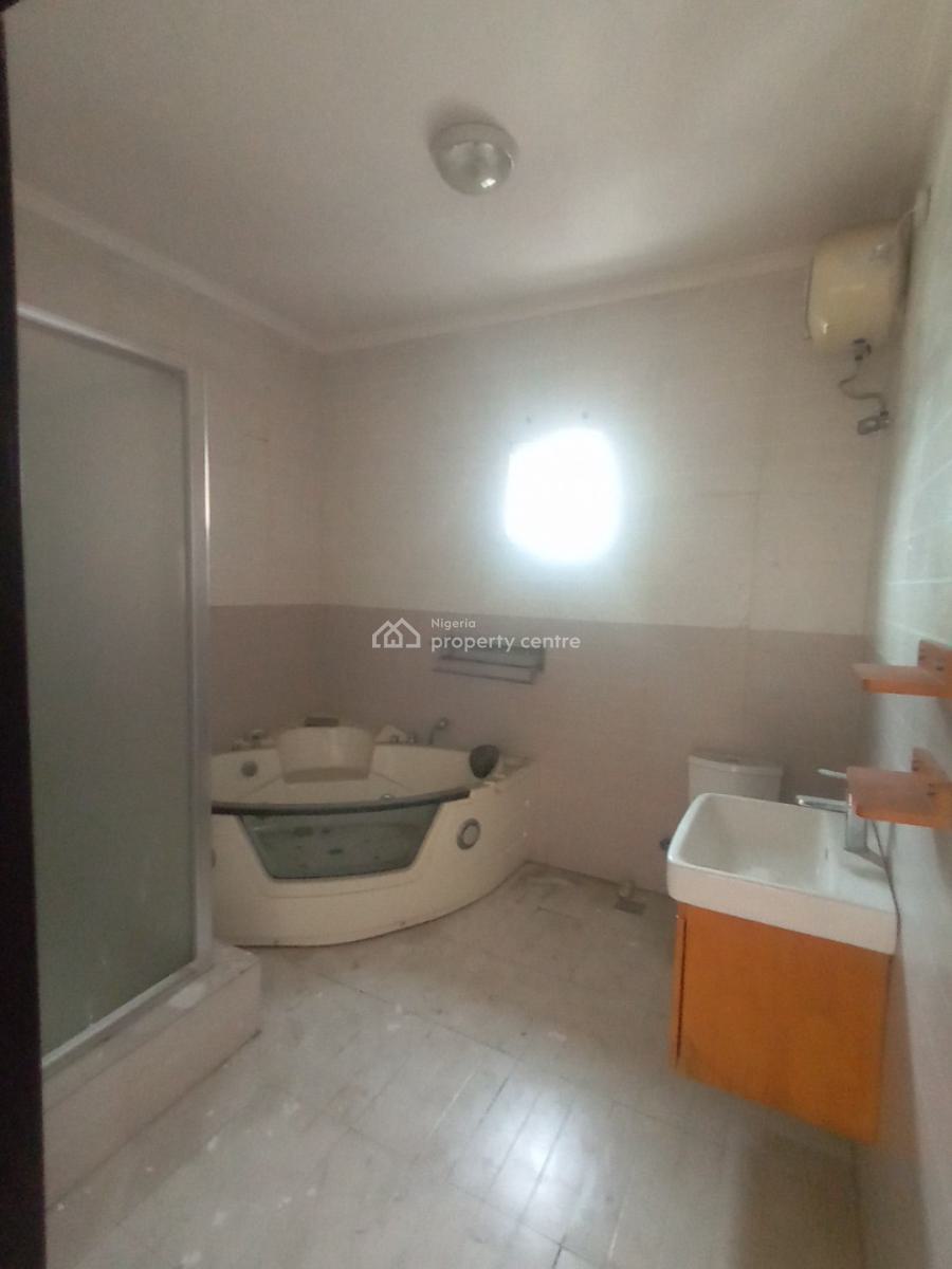 Room and Parlour in a Shared Apartment, Chevron Drive, Lekki, Lagos, Mini Flat (room and Parlour) for Rent