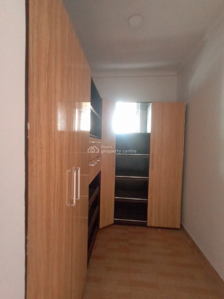 Room and Parlour in a Shared Apartment, Chevron Drive, Lekki, Lagos, Mini Flat (room and Parlour) for Rent