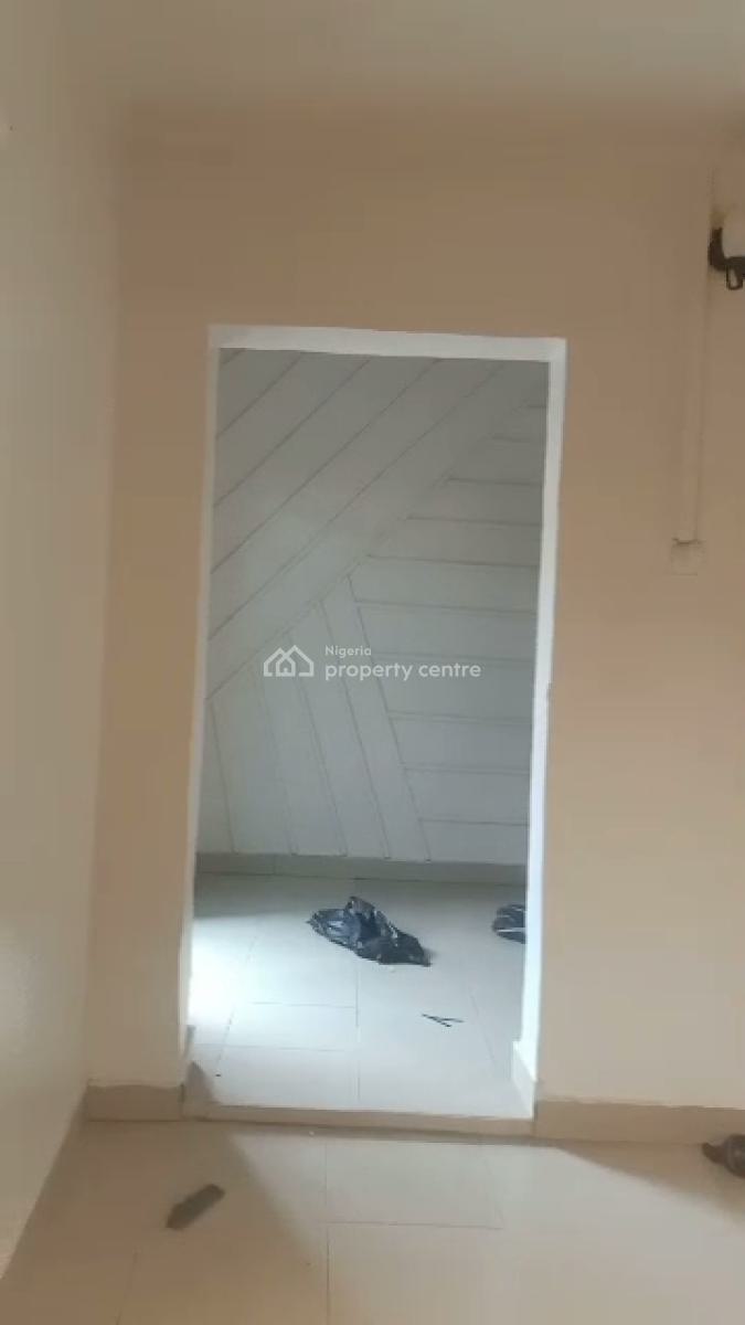 Neat & Spacious 2 Bedroom Apartment Ensuite, Adeniyi Jones, Ikeja, Lagos, Flat / Apartment for Rent