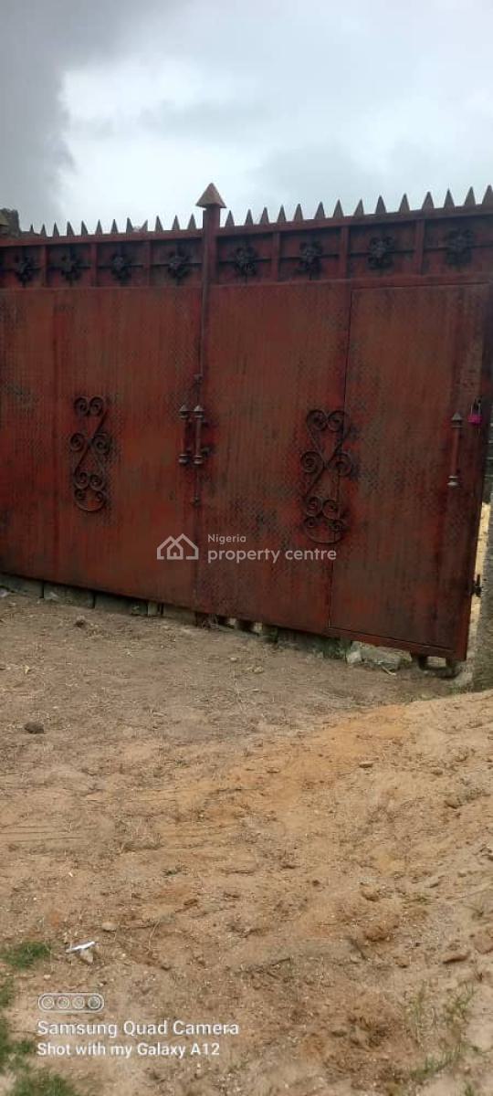 Property with a Full Potential, Bayeku, Ikorodu, Lagos, House for Sale