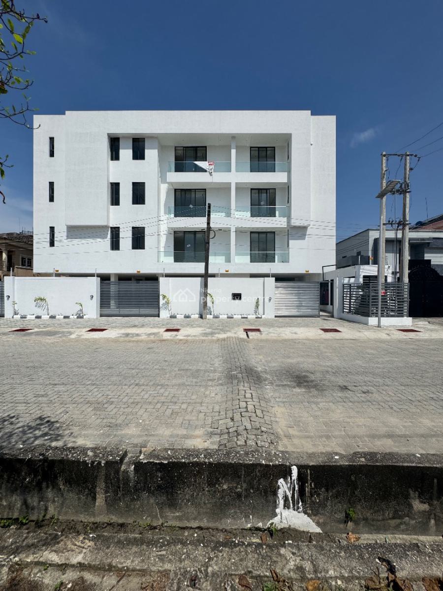 Well Built 2bedroom Apartment, Lekki Phase 1, Lekki, Lagos, Flat / Apartment for Sale