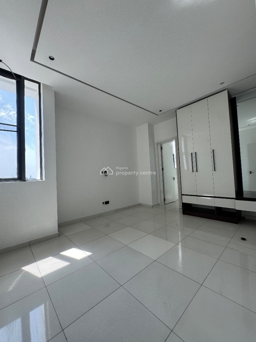 Well Built 2bedroom Apartment, Lekki Phase 1, Lekki, Lagos, Flat / Apartment for Sale