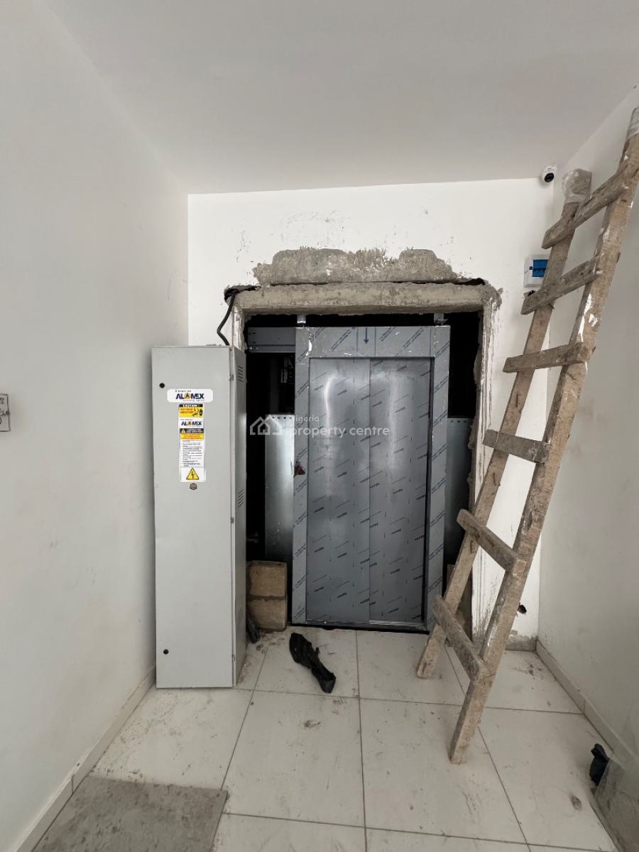 Well Built 2bedroom Apartment, Lekki Phase 1, Lekki, Lagos, Flat / Apartment for Sale