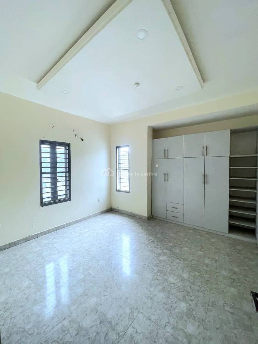 Well Maintained 2 Bedrooms Apartment, Ikate Elegushi, Lekki, Lagos, Flat / Apartment for Rent