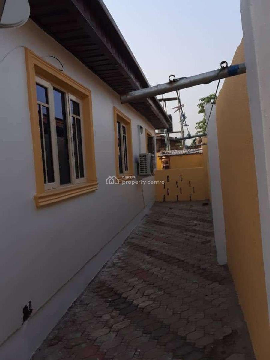 Beautiful 3 Bedroom Bungalow in a Nice Environment, Akuru Elebu Off Akala Express, Ibadan, Oyo, Detached Bungalow for Sale