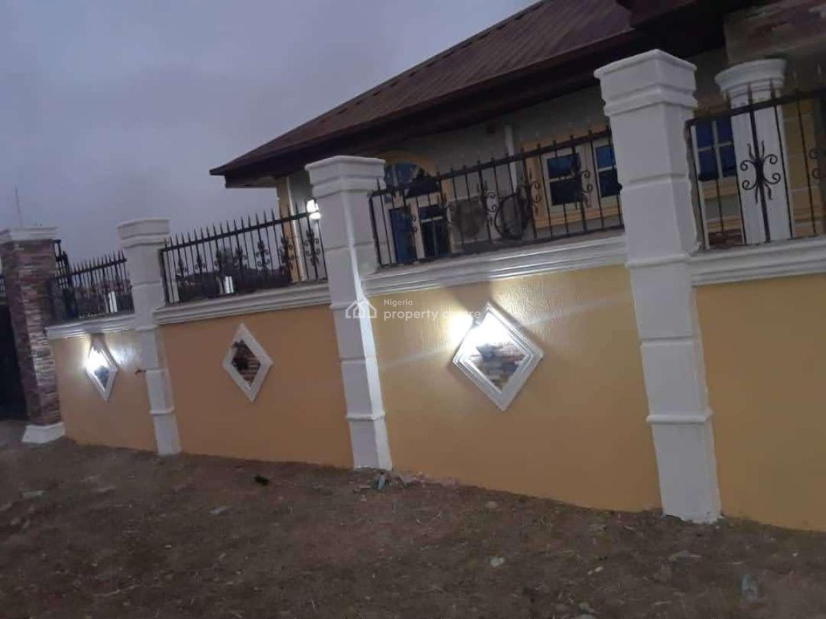 Beautiful 3 Bedroom Bungalow in a Nice Environment, Akuru Elebu Off Akala Express, Ibadan, Oyo, Detached Bungalow for Sale