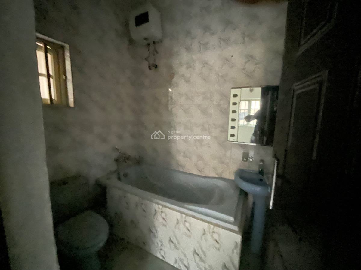 a Spacious 5bedroom Semi Detached Duplex on 2floors, Lekki Phase 1, Lekki, Lagos, Semi-detached Duplex for Rent