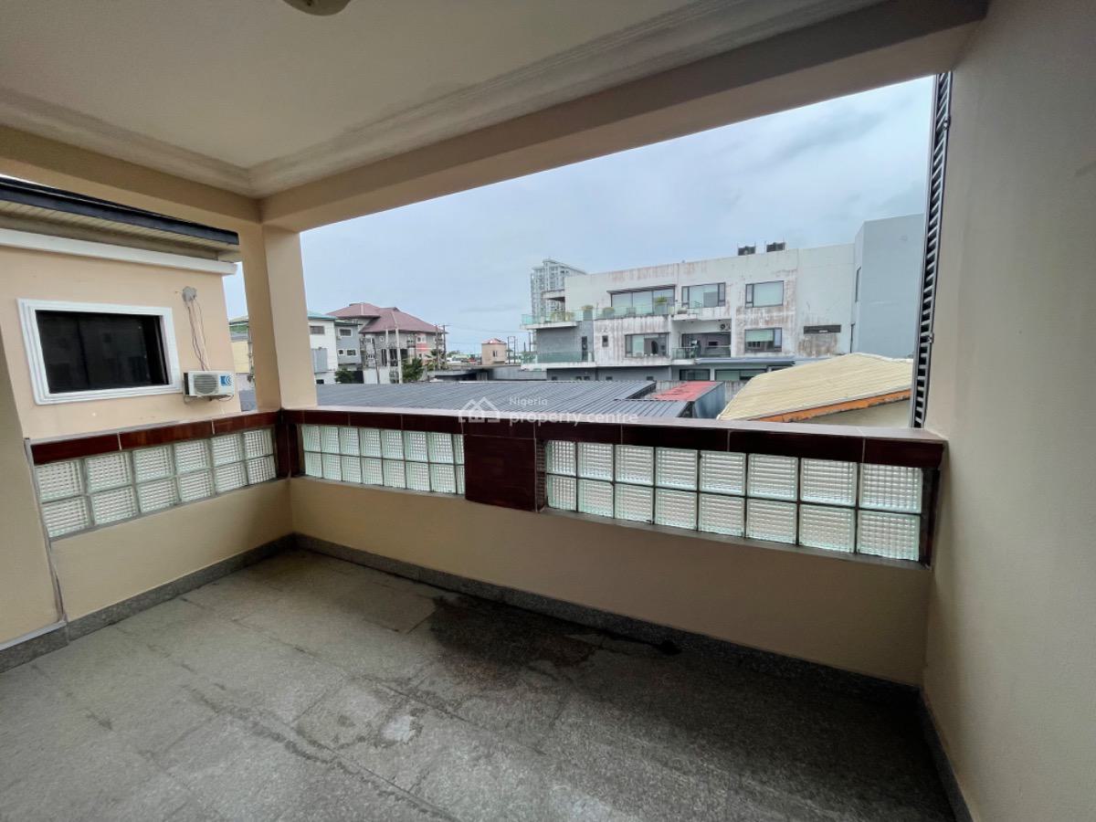 a Spacious 5bedroom Semi Detached Duplex on 2floors, Lekki Phase 1, Lekki, Lagos, Semi-detached Duplex for Rent