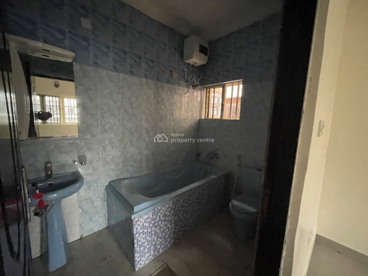 a Spacious 5bedroom Semi Detached Duplex on 2floors, Lekki Phase 1, Lekki, Lagos, Semi-detached Duplex for Rent