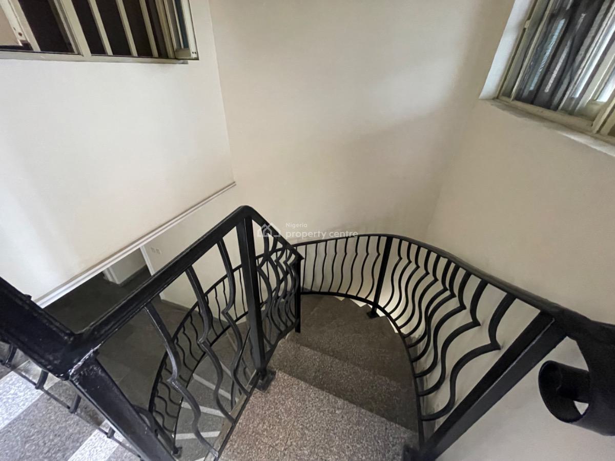 a Spacious 5bedroom Semi Detached Duplex on 2floors, Lekki Phase 1, Lekki, Lagos, Semi-detached Duplex for Rent