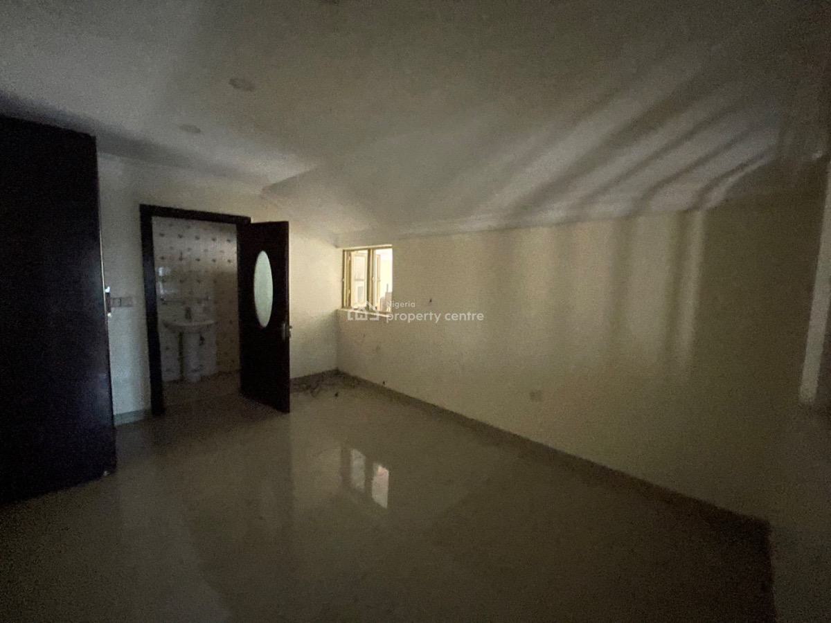 a Spacious 5bedroom Semi Detached Duplex on 2floors, Lekki Phase 1, Lekki, Lagos, Semi-detached Duplex for Rent