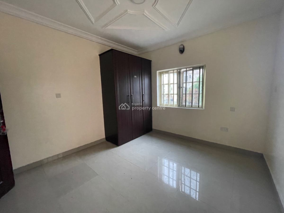 a Spacious 5bedroom Semi Detached Duplex on 2floors, Lekki Phase 1, Lekki, Lagos, Semi-detached Duplex for Rent