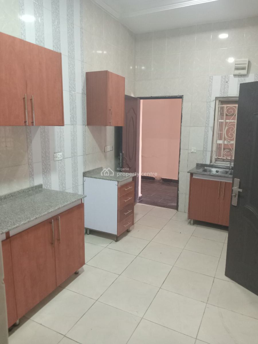 a Very Good Spacious 3-bedroom Flat + 1bq, Wuye District Abuja ( Video of The Apartment Is Attached), Wuye, Abuja, Flat / Apartment for Rent