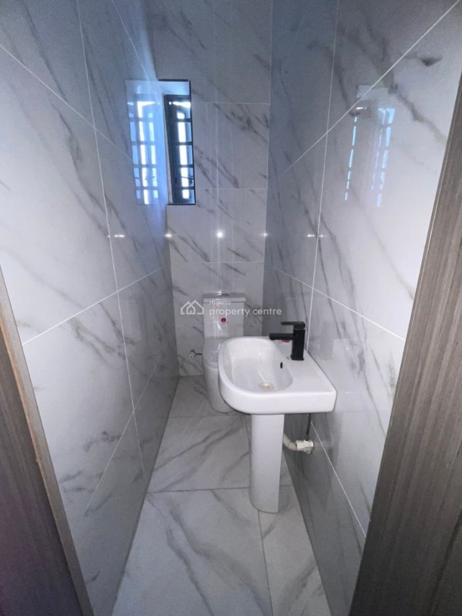 2 Bedroom Apartment, Lekki Phase 1, Lekki, Lagos, Flat / Apartment for Sale