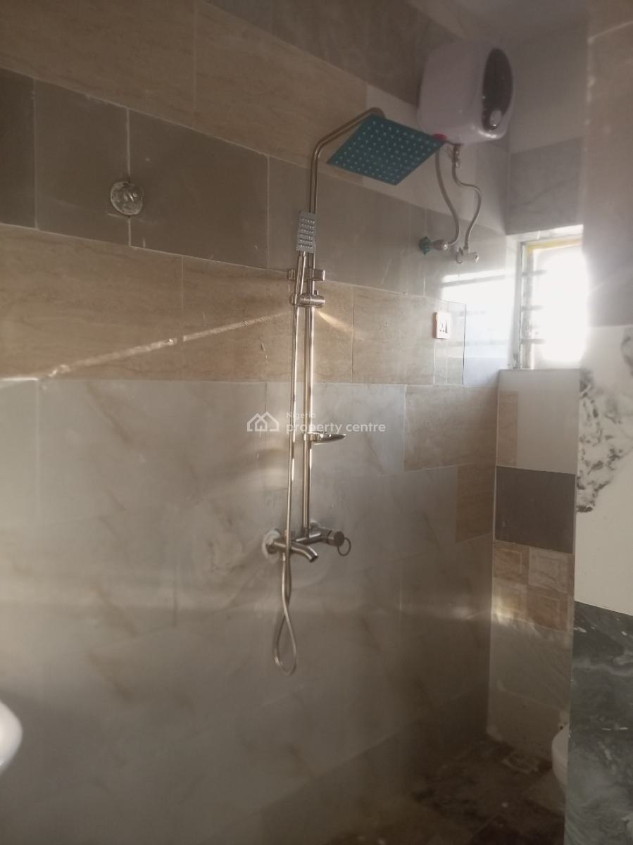 Luxury Newly Built 3 Bedroom Upstairs, Transformer Bucknor, Isolo, Lagos, Flat / Apartment for Rent