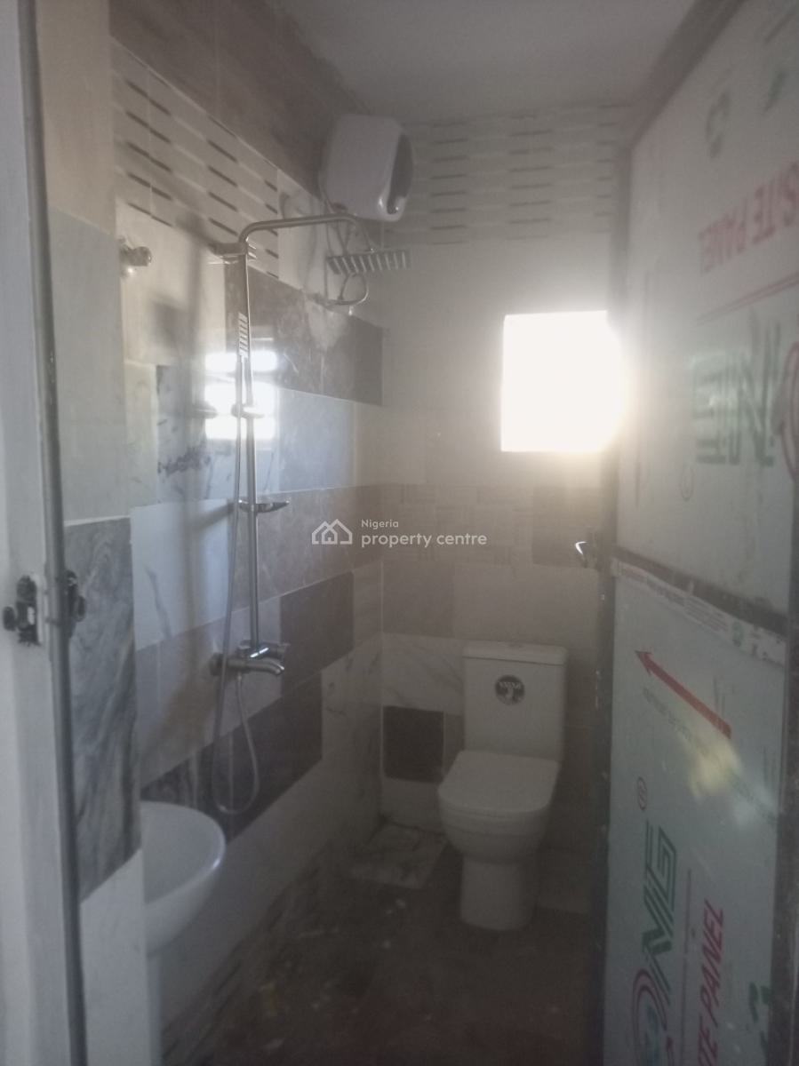 Luxury Newly Built 3 Bedroom Upstairs, Transformer Bucknor, Isolo, Lagos, Flat / Apartment for Rent