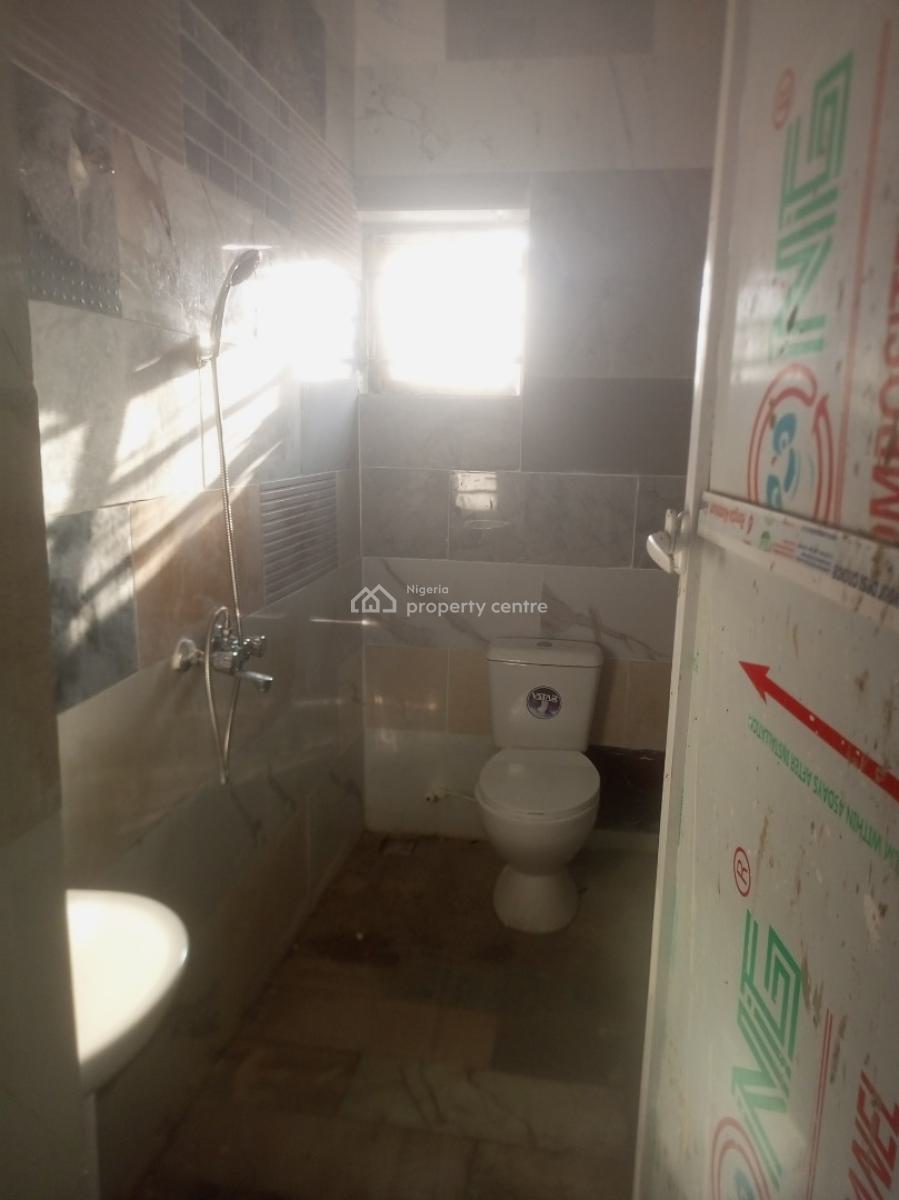 Luxury Newly Built 3 Bedroom Upstairs, Transformer Bucknor, Isolo, Lagos, Flat / Apartment for Rent