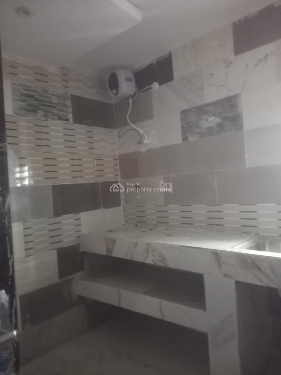Luxury Newly Built 3 Bedroom Upstairs, Transformer Bucknor, Isolo, Lagos, Flat / Apartment for Rent