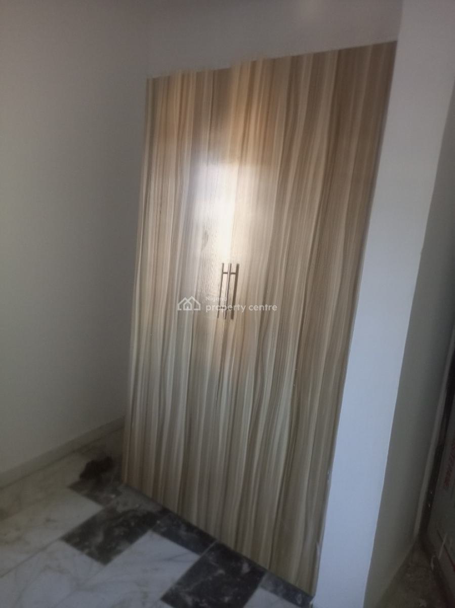 Luxury Newly Built 3 Bedroom Upstairs, Transformer Bucknor, Isolo, Lagos, Flat / Apartment for Rent