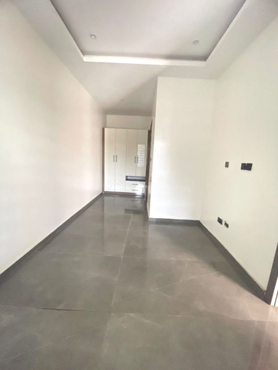 4 Bedroom Terrace + Bq, Lekki Phase 1, Lekki, Lagos, Flat / Apartment for Sale
