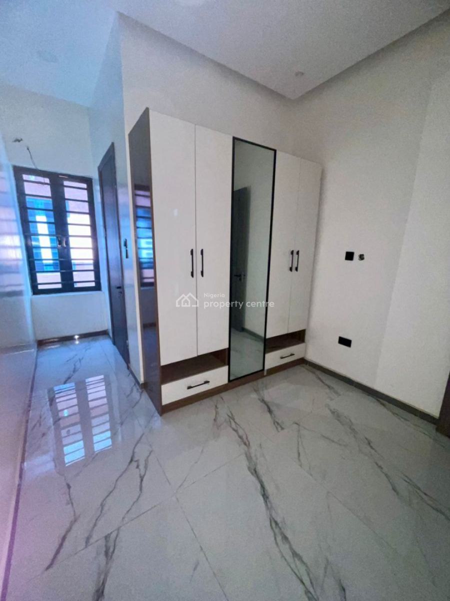 4 Bedroom Terrace + Bq, Lekki Phase 1, Lekki, Lagos, Flat / Apartment for Sale