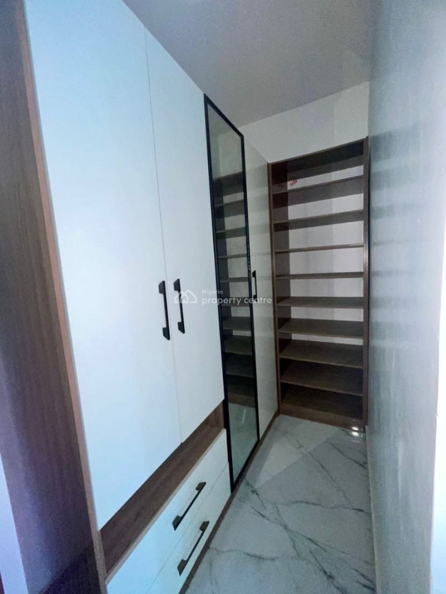 4 Bedroom Terrace + Bq, Lekki Phase 1, Lekki, Lagos, Flat / Apartment for Sale