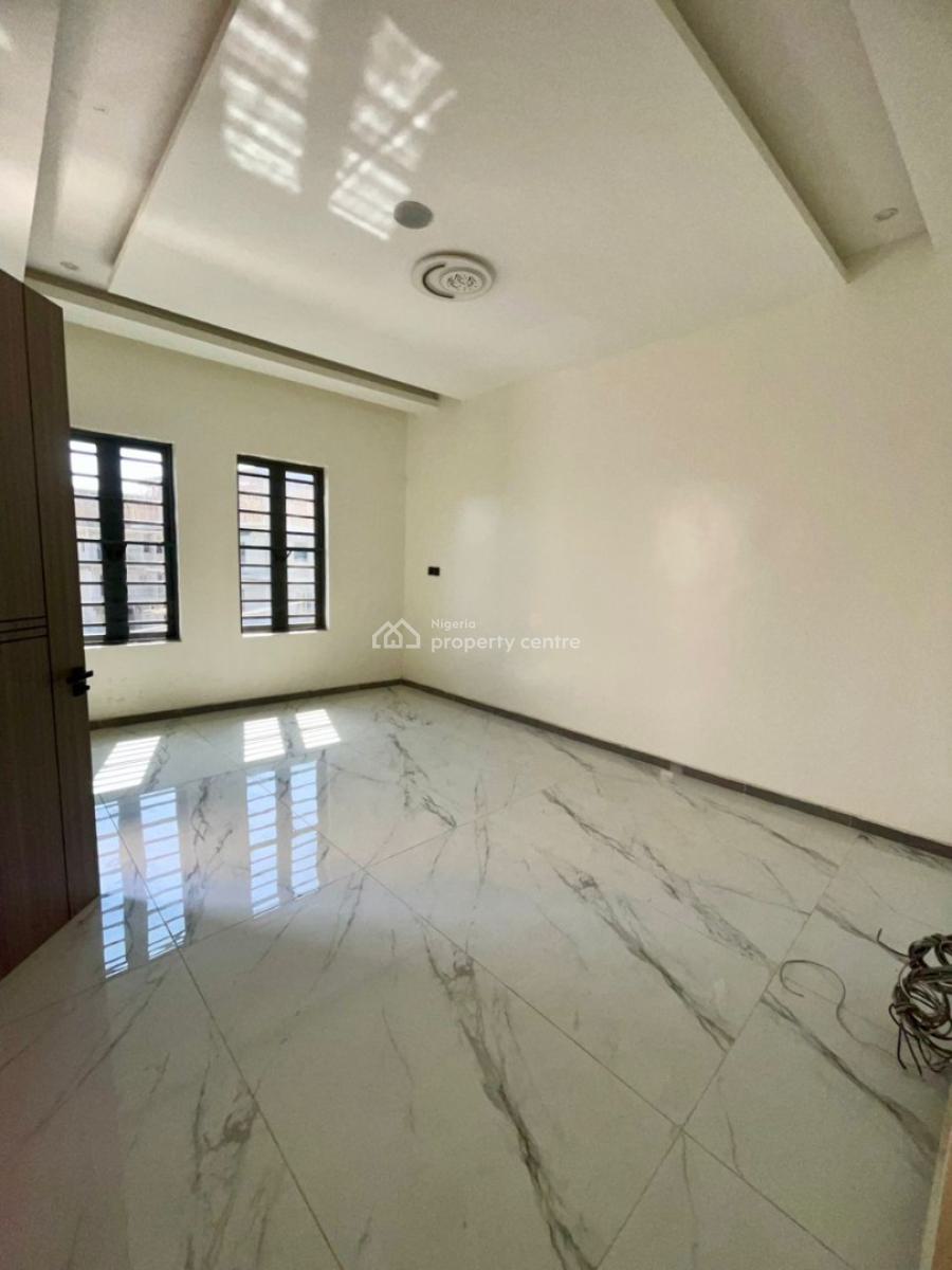 4 Bedroom Terrace + Bq, Lekki Phase 1, Lekki, Lagos, Flat / Apartment for Sale