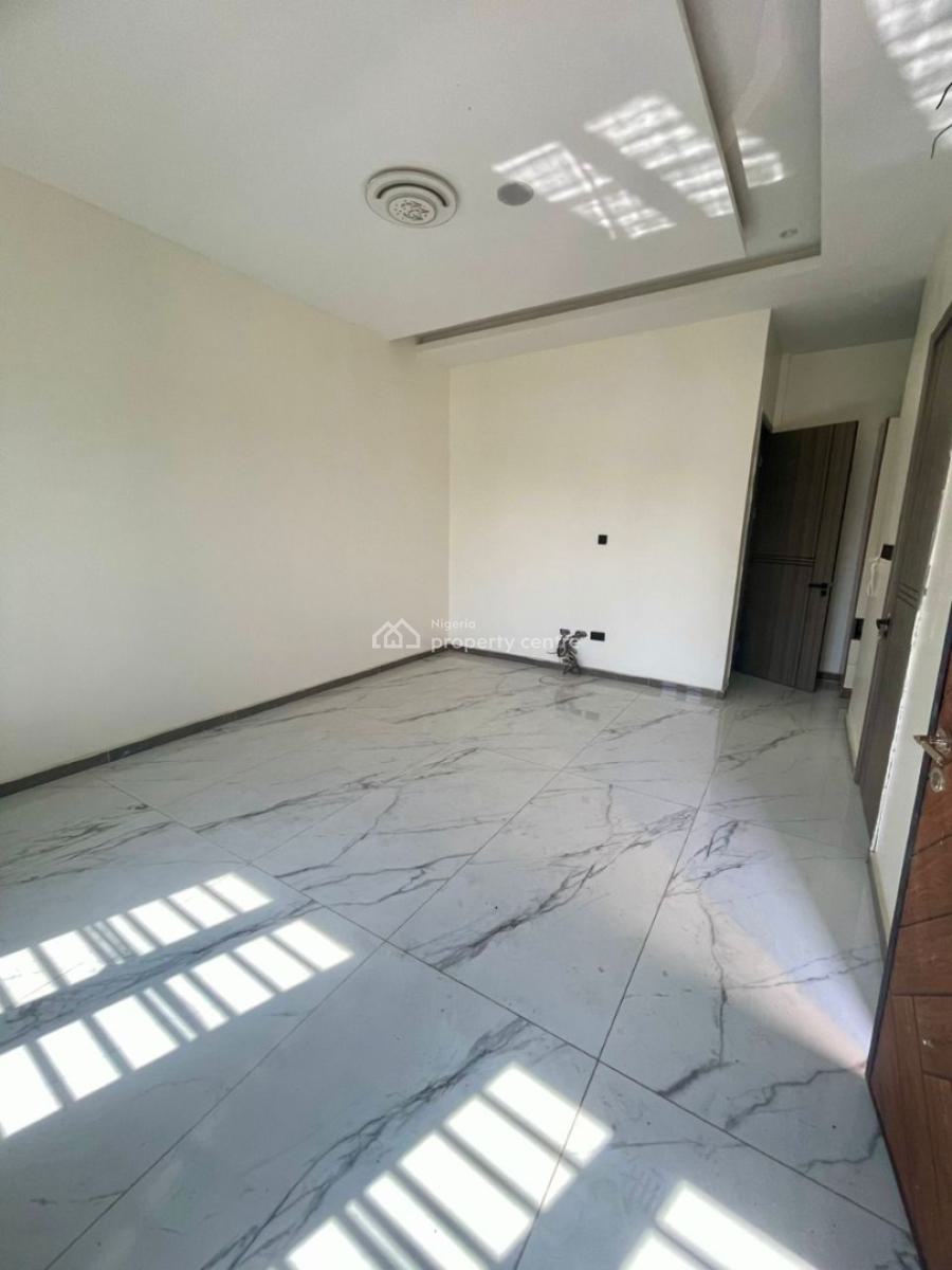 4 Bedroom Terrace + Bq, Lekki Phase 1, Lekki, Lagos, Flat / Apartment for Sale