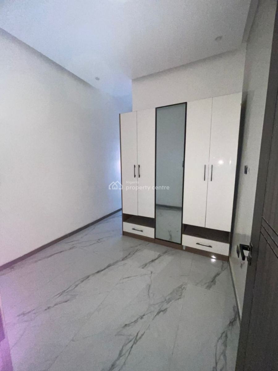 4 Bedroom Terrace + Bq, Lekki Phase 1, Lekki, Lagos, Flat / Apartment for Sale