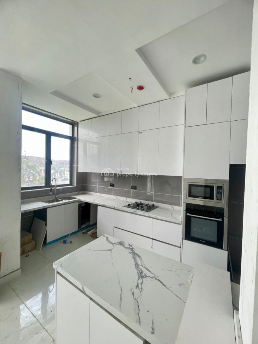 Newly Built 2 Bedroom Apartment, Lekki Phase 1, Lekki, Lagos, Flat / Apartment for Sale