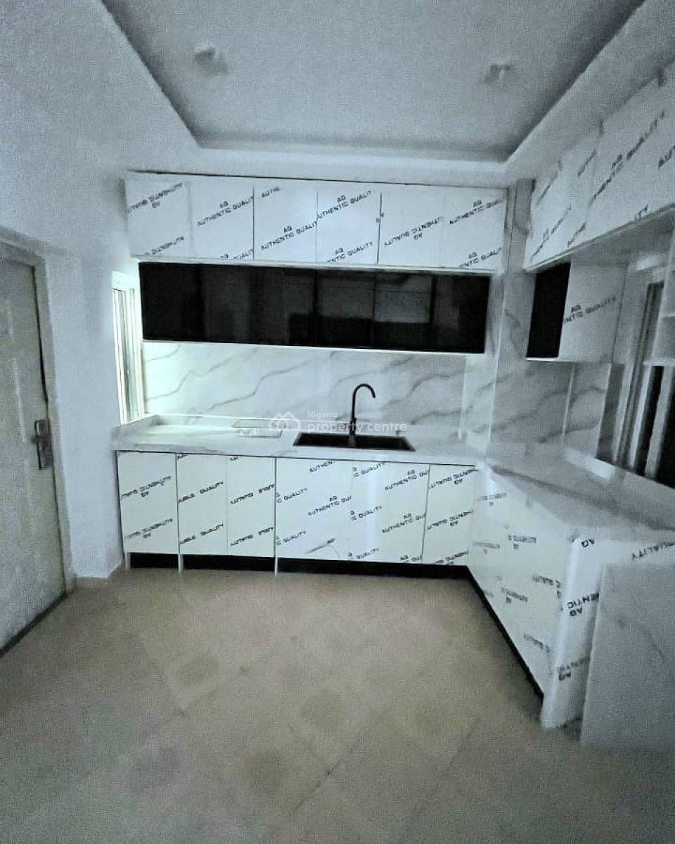 Spacious 3-bedroom Apartment, Lekki Phase 1, Lekki, Lagos, Flat / Apartment for Sale
