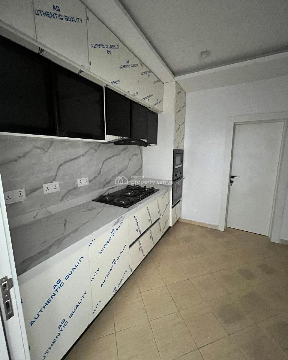 Spacious 3-bedroom Apartment, Lekki Phase 1, Lekki, Lagos, Flat / Apartment for Sale