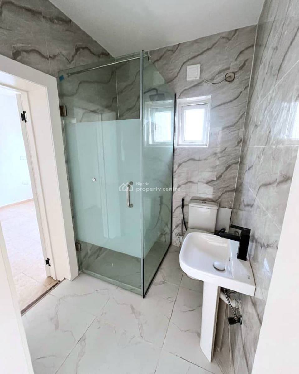 Spacious 3-bedroom Apartment, Lekki Phase 1, Lekki, Lagos, Flat / Apartment for Sale