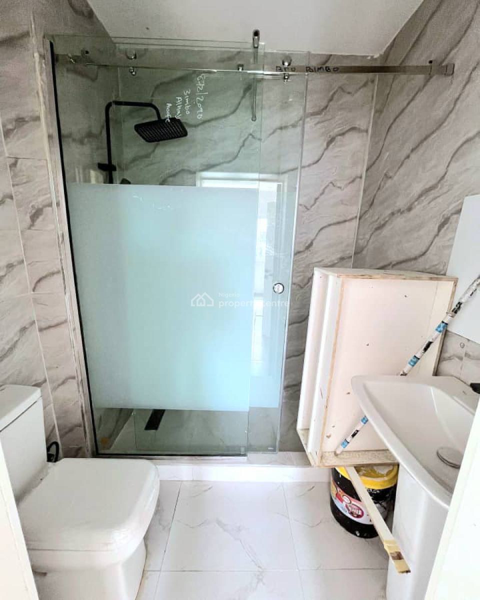 Spacious 3-bedroom Apartment, Lekki Phase 1, Lekki, Lagos, Flat / Apartment for Sale