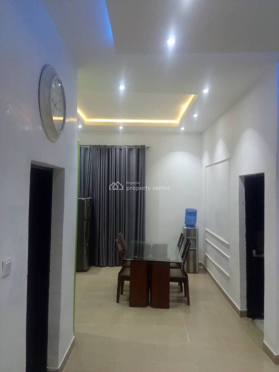 2 Bedroom Apartment, 18 Massenya Close, Zone 6, Wuse, Abuja, Flat / Apartment Short Let