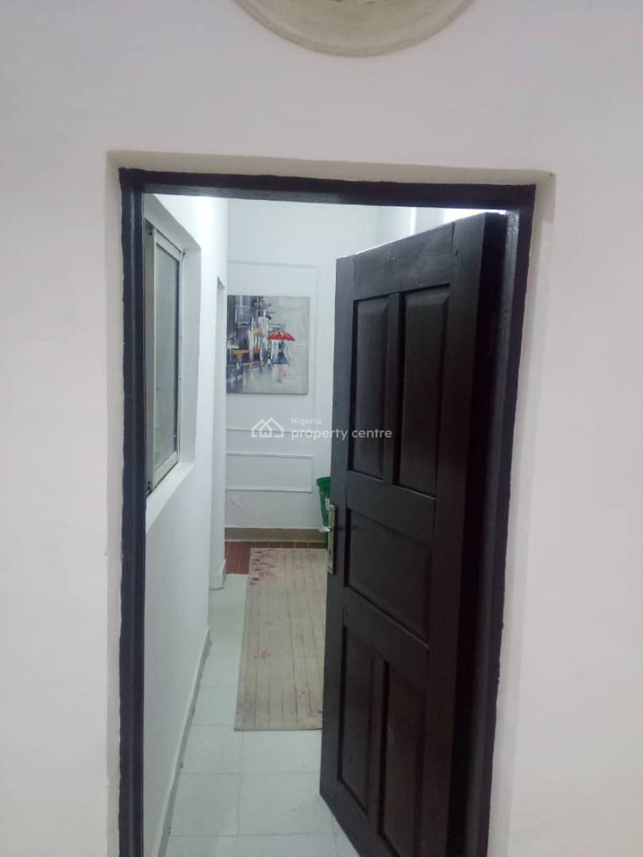 2 Bedroom Apartment, 18 Massenya Close, Zone 6, Wuse, Abuja, Flat / Apartment Short Let