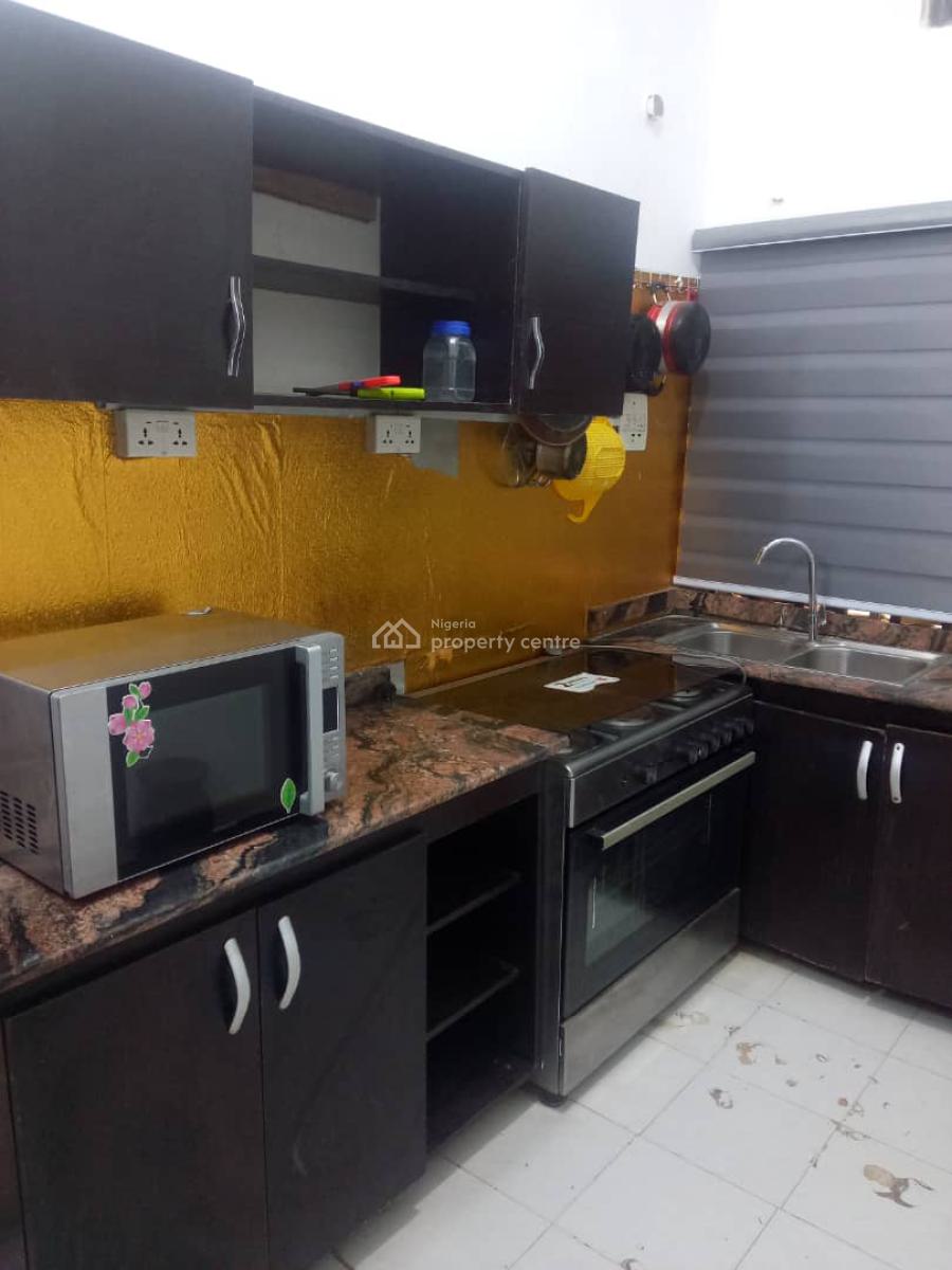 2 Bedroom Apartment, 18 Massenya Close, Zone 6, Wuse, Abuja, Flat / Apartment Short Let