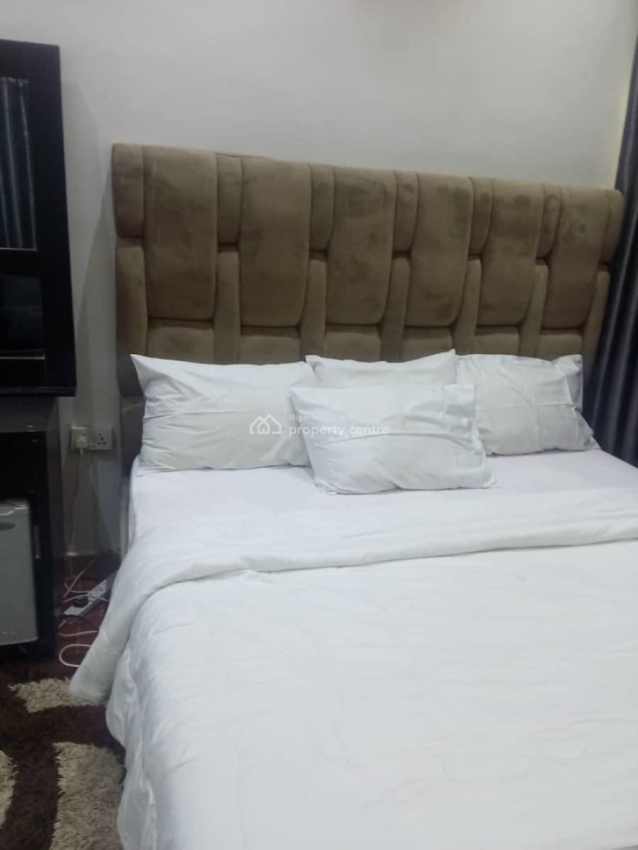 2 Bedroom Apartment, 18 Massenya Close, Zone 6, Wuse, Abuja, Flat / Apartment Short Let
