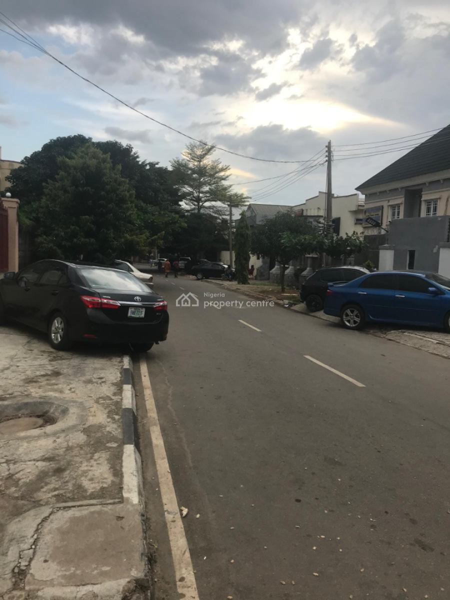 2 Bedroom Apartment, 18 Massenya Close, Zone 6, Wuse, Abuja, Flat / Apartment Short Let