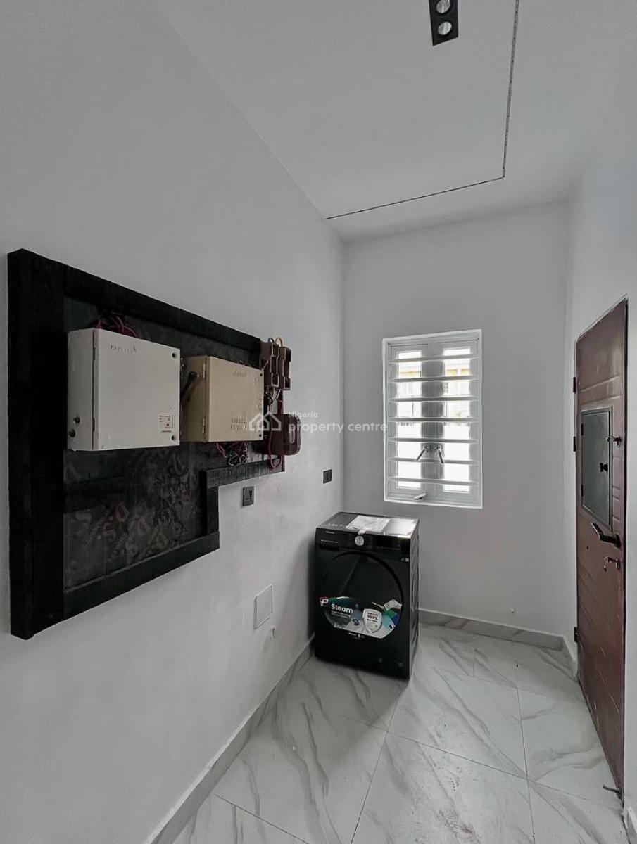 Massive 5 Bedroom Home Within a Family Friendly Home, Osapa, Lekki, Lagos, Detached Duplex for Sale