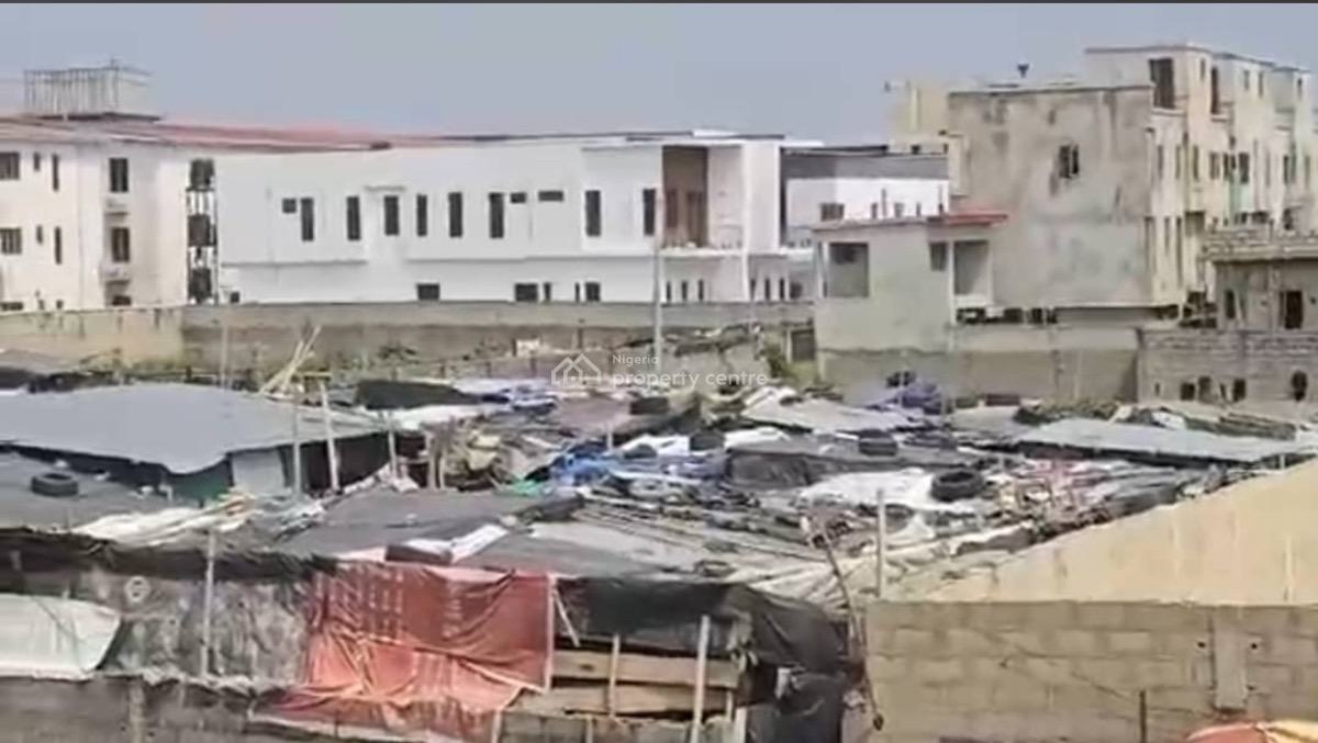 Distress Half Plot of Land Measuring 300sqm, Ologolo, Lekki, Lagos, Residential Land for Sale