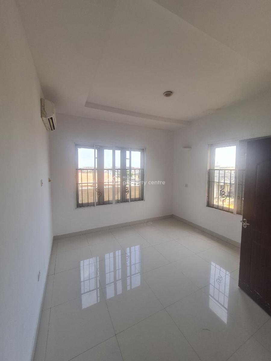 3 Bedroom Flat, Lekki Phase 1, Lekki, Lagos, Flat / Apartment for Rent